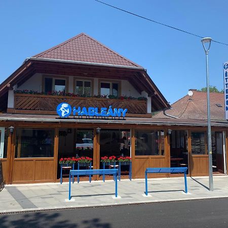 Bed and Breakfast Hableany Etterem, Pizzeria Es Vendeghaz Balatonmáriafürdő Zewnętrze zdjęcie
