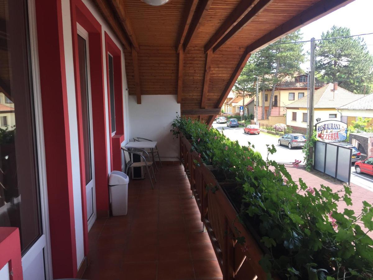 Bed and Breakfast Hableany Etterem, Pizzeria Es Vendeghaz Balatonmáriafürdő Zewnętrze zdjęcie