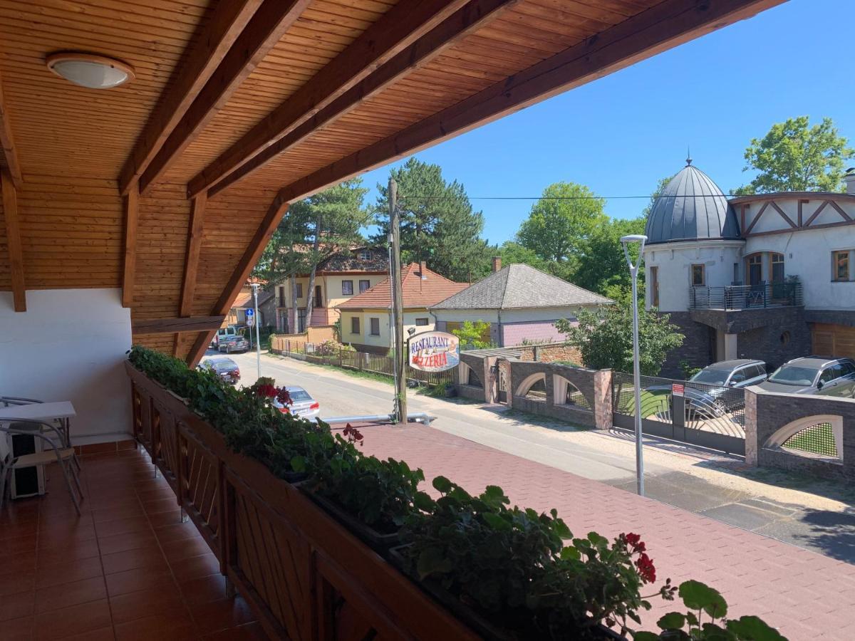Bed and Breakfast Hableany Etterem, Pizzeria Es Vendeghaz Balatonmáriafürdő Zewnętrze zdjęcie